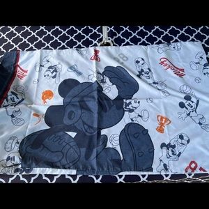 Full Disney Mickey Mouse sheet set 2 Pillow cases and 1 fitted, top sheet